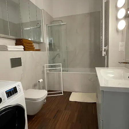 Διαμέρισμα Elegancki Od Dziedzinca, 60m2, Parking, Rynek 700 M