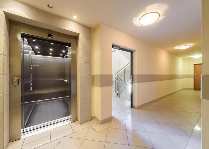 Elegancki Od Dziedzinca, 60m2, Parking, Rynek 700 M *